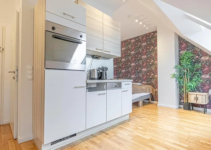 Stylish 1br With Balcony Quick Access Apartment *