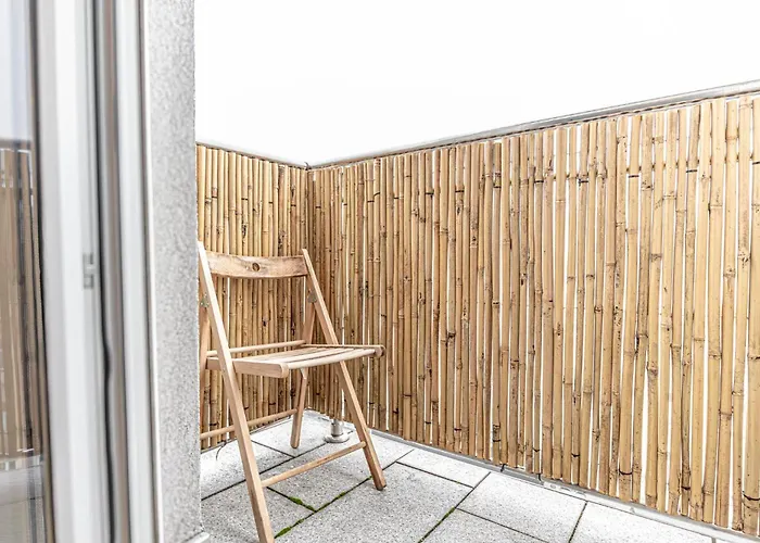 Stylish 1br With Balcony Quick Access Apartment