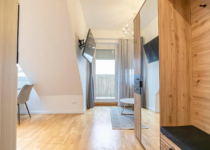 Stylish 1br With Balcony Quick Access Apartment
